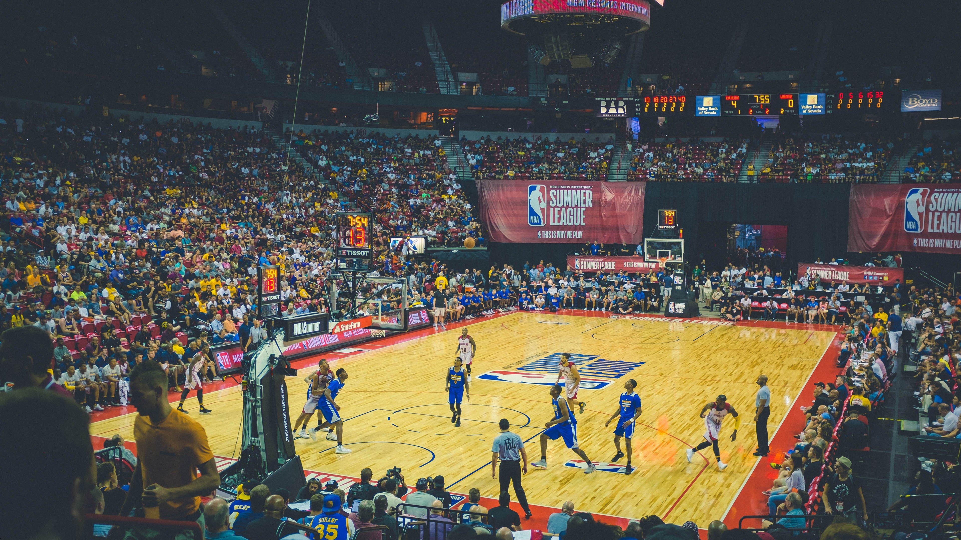 自由泳世锦赛新星闪耀 中国小将破纪录夺金